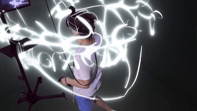 Реакции детей: Виртуальный крокодил, Часть 2 (Tilt Brush в HTC Vive) смотреть онлайн