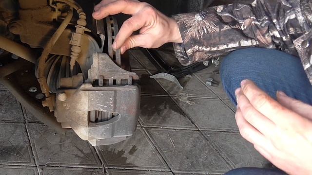 Замена передних тормозных колодок, рекомендации, Vw Golf