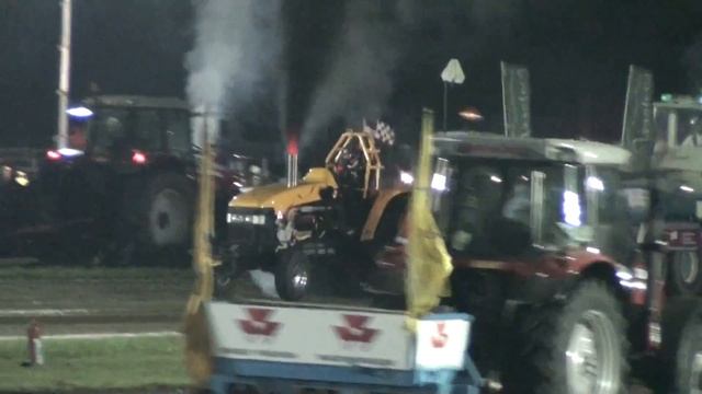 Tractorpulling Lochem 2013 : Dams Rooster Fiat Pro-Stock run 1 смотреть онлайн