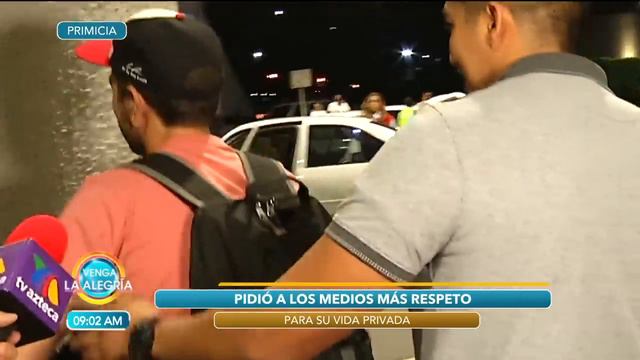¡SE DEJAN VER! ¡Marina de Tavira y Diego Luna JUNTOS en el aeropuerto de la CDMX! | Venga La Alegrí смотреть онлайн