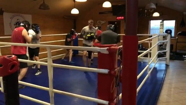 Бокс на Борщаговке смотреть онлайн