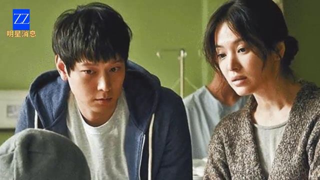 Rose BLACKPINK的男友曾公开向宋慧乔表白，与宋仲基不和。