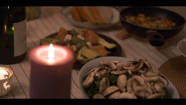 食べて、喋って、また食べて｜家でまったり、ロンドンで過ごすクリスマス смотреть онлайн