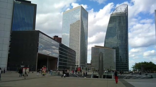 ЛЯ ДЕФАНС ГРАНД АРКА La Grande Arche de la Défense смотреть онлайн