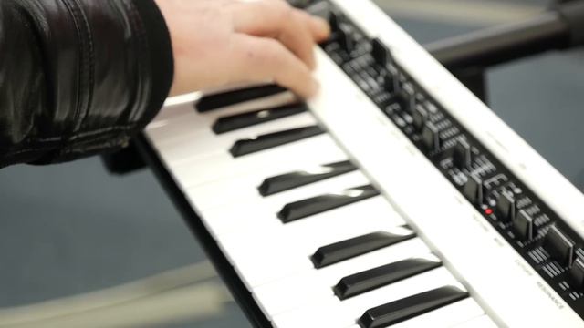 Yamaha Reface CS Synth Demo at Cranbourne Music смотреть онлайн