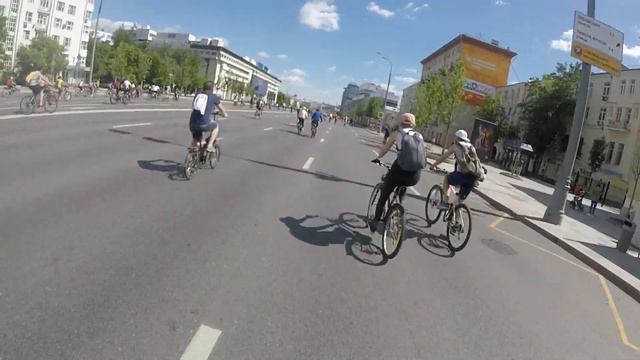 19.05.19, Москва, велофестиваль. Движение по Садовому кольцу, часть 4 смотреть онлайн