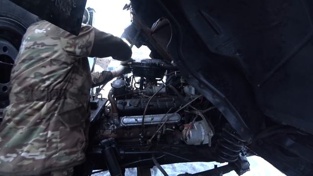 Как сломать лебедку Урал 4320,подготовка к битве урал и газ66 в снегу!!! смотреть онлайн