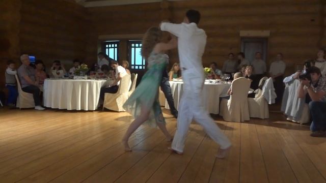 Свадебный танец Елены Коневой и Виктора Приймака (бразильский зук) @ На Даче 2014.08.09 смотреть онлайн