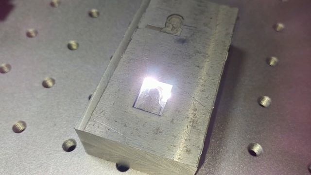 3D гравировка на оптоволоконном лазерном маркировщике. Штампы и клише по 3D модели с помощью лазера смотреть онлайн