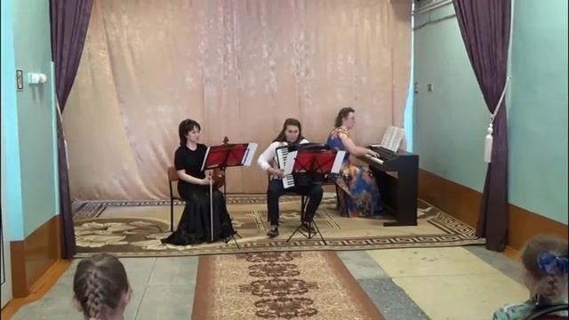 Отчетный концерт 2018 г. /Ансамбль «Дивертисмент»/ Астор Пьяццолла «Весна» смотреть онлайн