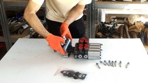 Как поменять направление рычагов на распределителях типа Р-80