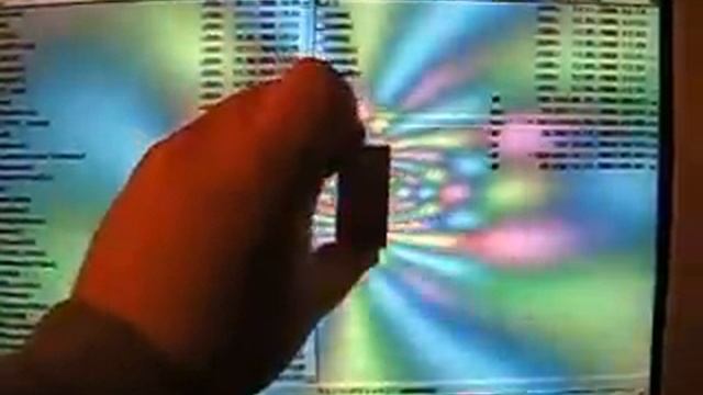 Magnet + CRT monitor = very nice effect смотреть онлайн