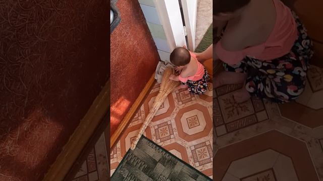 Воскресный день 9 января 2022 года, в гостях в селе Мариновка в доме у дедули. смотреть онлайн