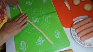 Сосиски в тесте.Как завернуть сосиску в тесто.