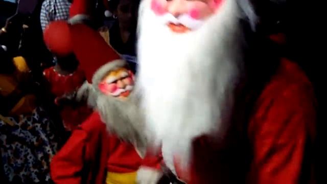 Christmas carol Santa dance смотреть онлайн