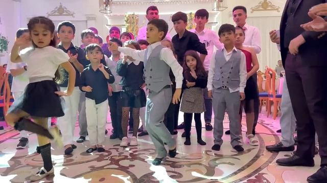 Dance Music MV - Mountains смотреть онлайн