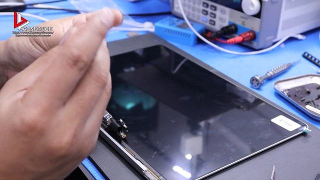 Macbook Pro 13"2020 A2289 เครื่องโดนน้ำ จอเป็นคราบ เปลี่ยนชุดจอ LCD смотреть онлайн