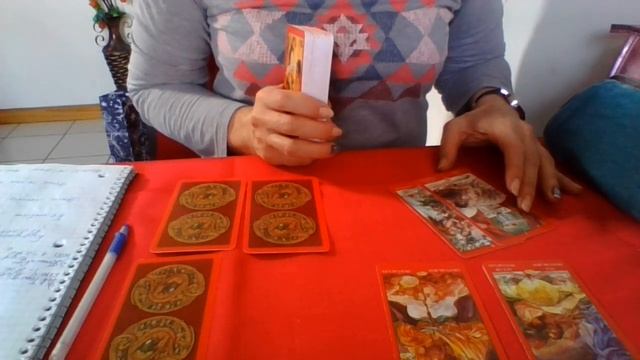 ОНЛАЙН ГАДАНИЕ. ЛЮБИТ ОН МЕНЯ ИЛИ НЕТ?