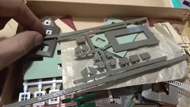 Домик для макетов железной дороги  ГДР