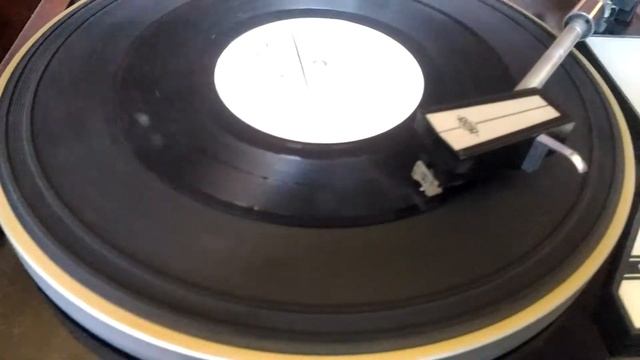 Демонстрация работы механики 1эпу-73с радиолы Виктория-001 стерео 1977 год. смотреть онлайн