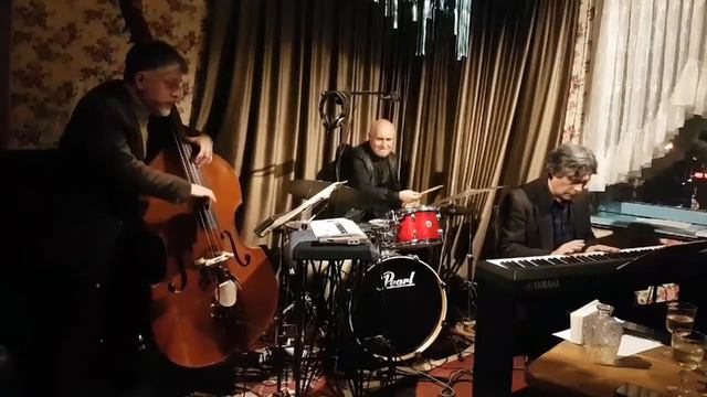 five (Bill Evans) - Live At Art Cafe "1984". смотреть онлайн