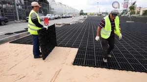 Аргеон  укладка экопарковки из газонной решетки ECORASTER