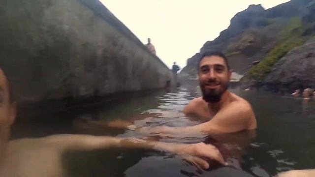 В горячей ванне Исландии смотреть онлайн