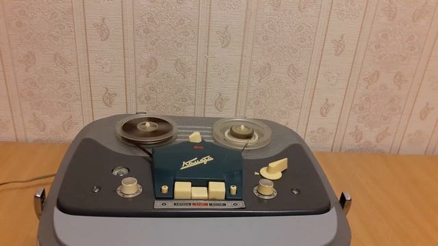 Магнитофон ламповый Комета МГ-201