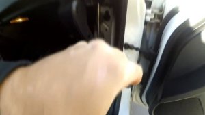 Замена салонного фильтра на Опель Астра j