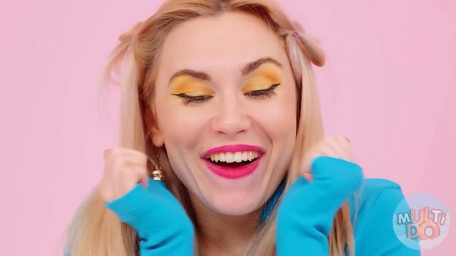 ГИГАНТСКАЯ ЕДА vs КРОШЕЧНАЯ В ТЕЧЕНИЕ 24 ЧАСОВ! смотреть онлайн