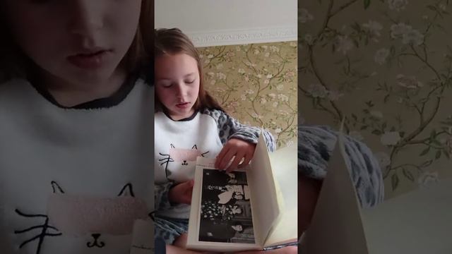 показывает то что сделала вчера. Кто хочет посмотреть что было до этих картинок лайк это видео. смотреть онлайн