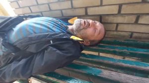 пьяный мужик описался