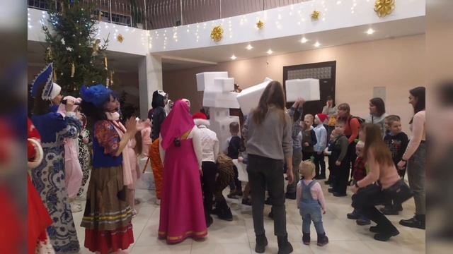 Онлайн трансляция Новогоднего мероприятия Коммунаровского Дворца культуры "Новогоднее приключение" смотреть онлайн