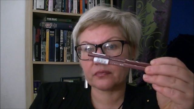 Бюджетная? Ну очень бюджетная косметика. смотреть онлайн