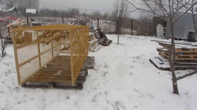 Защита пчел от зеленого дятла на пасеке Ярик. смотреть онлайн