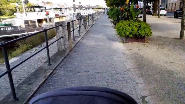 МЫ С ВНУЧКОЙ НА ПРОГУЛКЕ,ГУЛЯЕМ ПО ГОРОДУ РЕГЕНСБУРГ. СЧАСТЛИВЫЕ БАБУШКА И ДЕДУШКА. смотреть онлайн