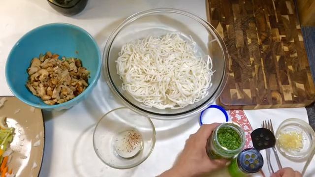 FUNCHOSE WITH VEGETABLE AND CHICKEN BREAST ?ФУНЧОЗА С ОВОЩАМИ И КУРИЦЕЙ? Быстрый вкусный ужин? смотреть онлайн