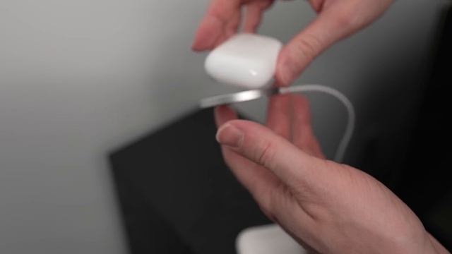 MAGSAFE AirPods Pro + Apple Polishing Cloth Unboxing & Review! смотреть онлайн