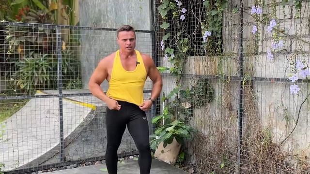 КАК НАУЧИТЬСЯ СТОЯТЬ И ХОДИТЬ НА РУКАХ? смотреть онлайн