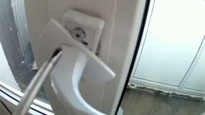 Сломалась ручка балконной двери. А на улице -30!