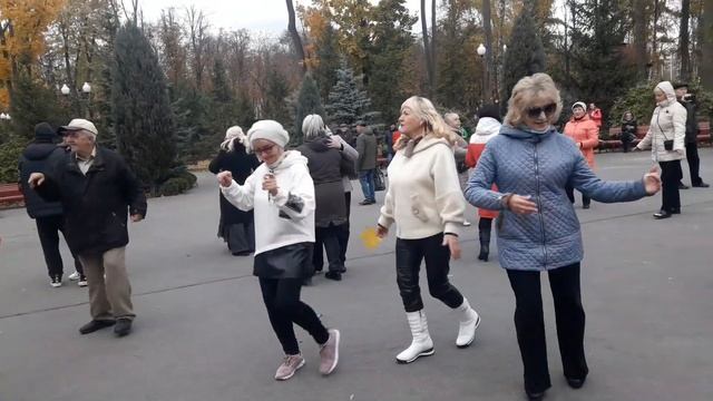 Пой моя гитара струнами души!!!?? Танцы в парке Горького!!!?? Харьков 2021 смотреть онлайн