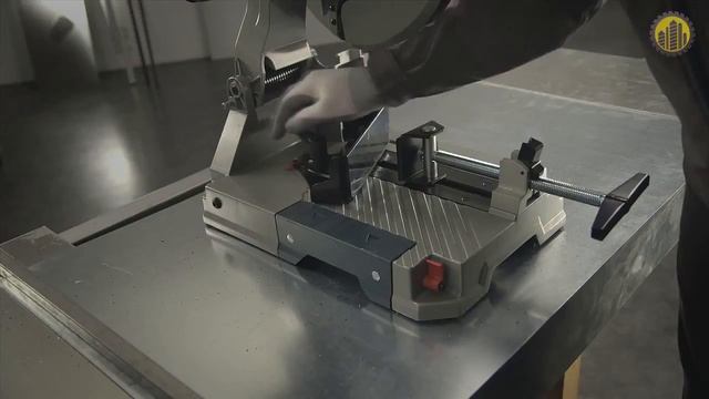 Отрезная машина по металлу BOSCH GCD 12 JL Professional смотреть онлайн
