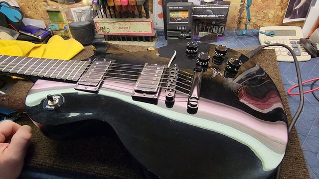Guitar Repair Installing push pull coil split pots on a Gibson Les Paul Custom shop Phantom 1of25 смотреть онлайн