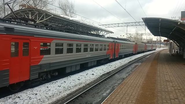 ЭД4М-0129, ЭД4М-0201 и ЭД2Т-0033 На станции Андроновка смотреть онлайн
