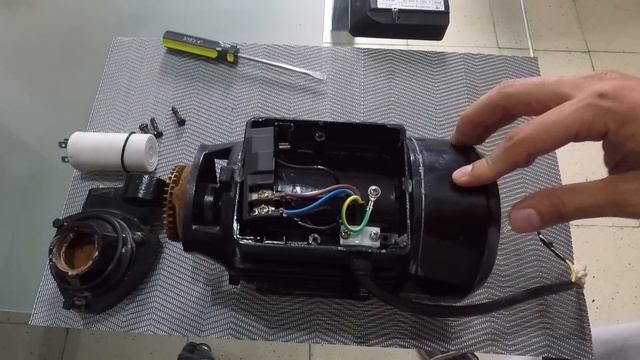 4 FORMAS DE ARREGLAR TU BOMBA DE AGUA || BOMBA PEGADA || BOBINA || CAPACITOR || MANTENIMIENTO BOMBA смотреть онлайн