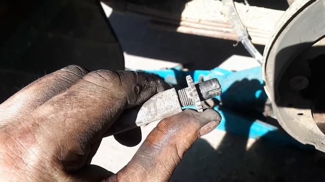 плохо тормозят задние колеса или не работает ручной тормоз смотреть онлайн