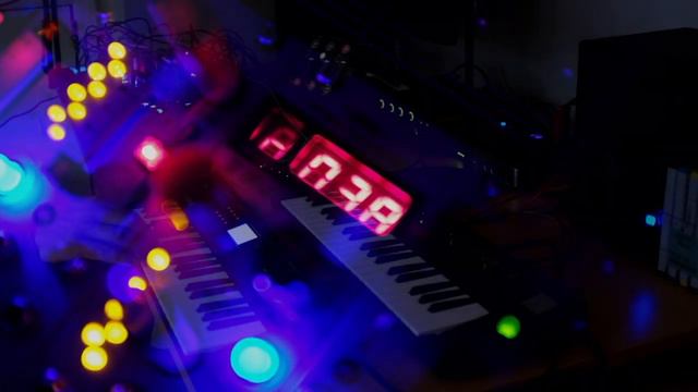 Yamaha Reface DX and CP: It is not a Spike (with some screaming QMMG) смотреть онлайн