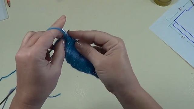 Как добавить петли в процессе вязания чтобы не было дырок. Вяжем с Оксаной Валерьевной. смотреть онлайн