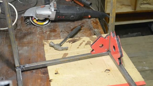 ОЧЕНЬ УДОБНЫЙ СТУЛ в мастерскую из профильной трубы - Chair in the workshop from a profile pipe смотреть онлайн