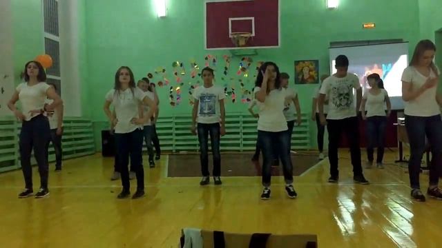 Осенний бал.Танец команды"Коломыцевская СОШ". смотреть онлайн